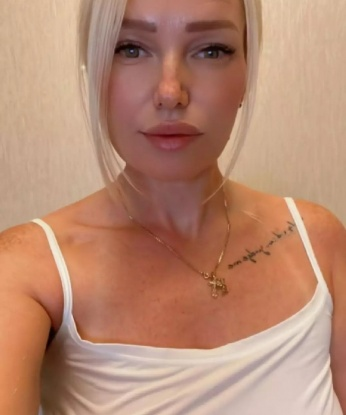 Моя основная цель - сделать твое время со мной незабываемым и полным наслаждения. Я готова показать тебе мир настоящего удовольствия и страсти. Мое фото говорит само за себя - я обладаю идеальными формами и роскошной внешностью. Заходи в мою личную галерею, чтобы увидеть больше. Кроме того, я гарантирую полную конфиденциальность и безопасность. Мои услуги охватывают широкий спектр желаний и фантазий - секс, массаж, ролевые игры и многое другое. Мои клиенты всегда уходят счастливыми и оставляют положительные отзывы. Доверься мне и я сделаю все, чтобы ты был доволен. Жду тебя в Москве! 💋🌹 2514, 35 лет